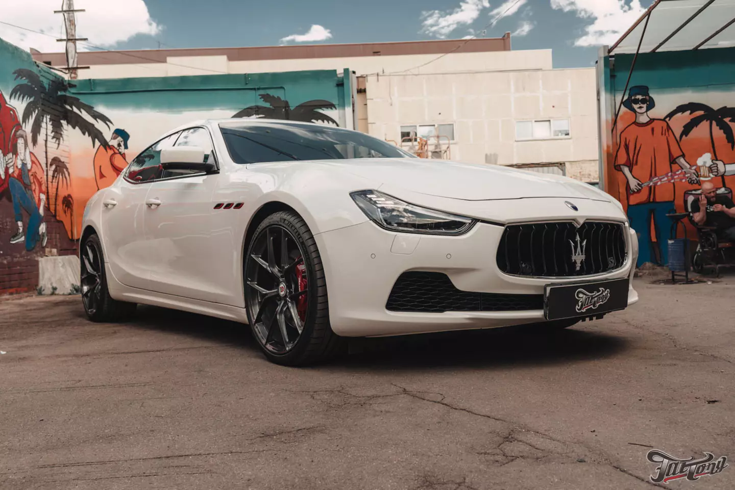 Замена бампера, доработка карбона и другие работы на Maserati Ghibli
